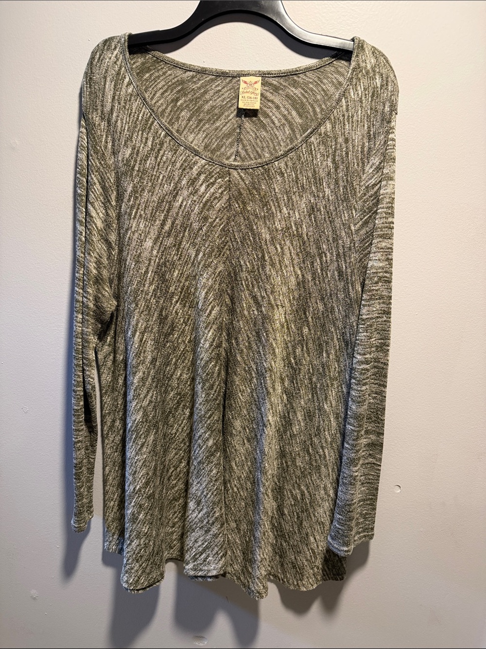 Faded Glory Heathered Gray Long Sleeve Scoop Neck Top